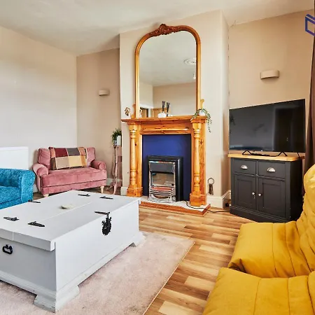 Luke Stays - Green End Avenue Apartman Earby