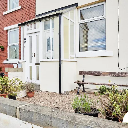 Luke Stays - Green End Avenue Apartman Earby