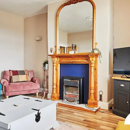 Luke Stays - Green End Avenue Apartman
